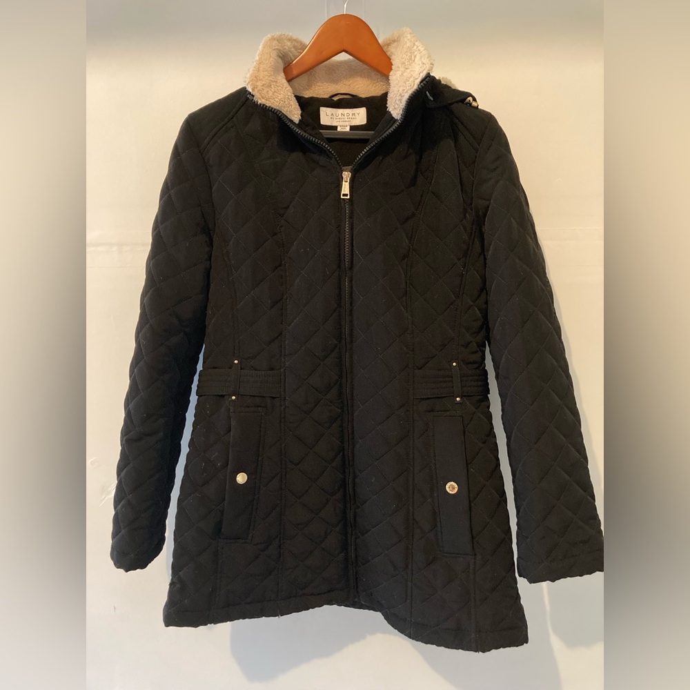 Laundry by Shelli Segal Black Quilted w/ fluffy cream collar and hood liner